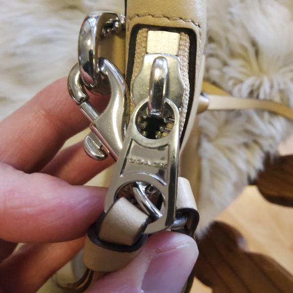 Coach Bleecker Striped Perforated Felicia Crossbody VGUC - Picture 14 of 15